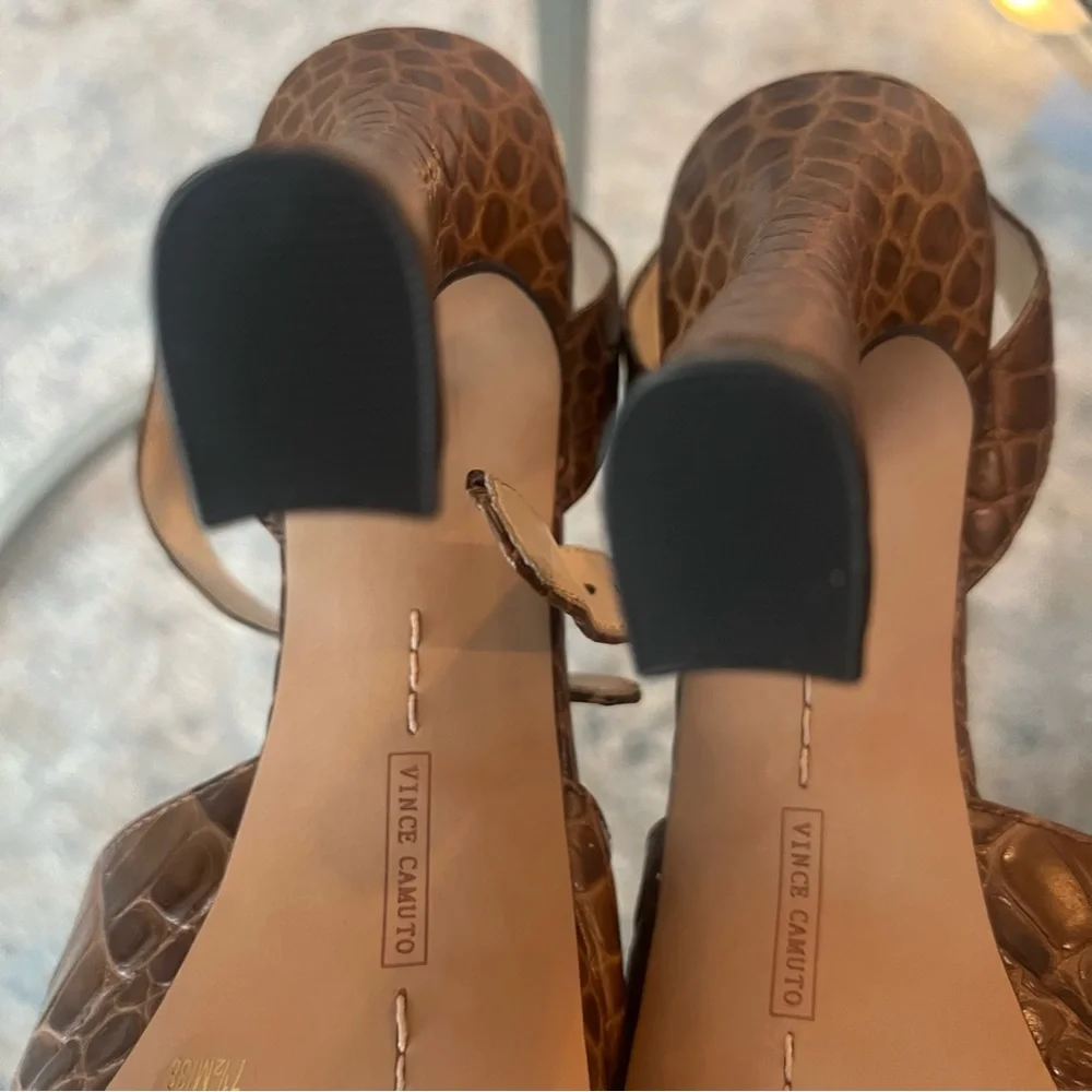 VINCE CAMUTO Women's Kortinta Croc-Embossed Platform High-Heel NWOT size 7.5